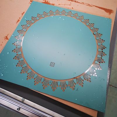 Καθαριστήριο LED καθρέφτης 1300 * 2500mm με πιστοποίηση CE και γυάλινη μηχανή αμμοκροτήματος