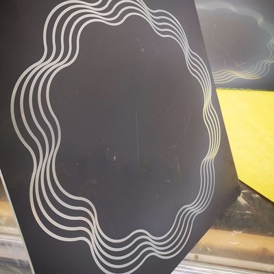 Μηχανή Sanding Fiber Laser για έξυπνη κάλυψη καθρέφτη του μπάνιου 2022 Τελευταία εφεύρεση