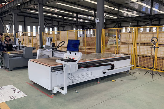 5 άξονες σύνδεση 100W Fiber Laser Etching Machine για πλάκα από ανοξείδωτο χάλυβα